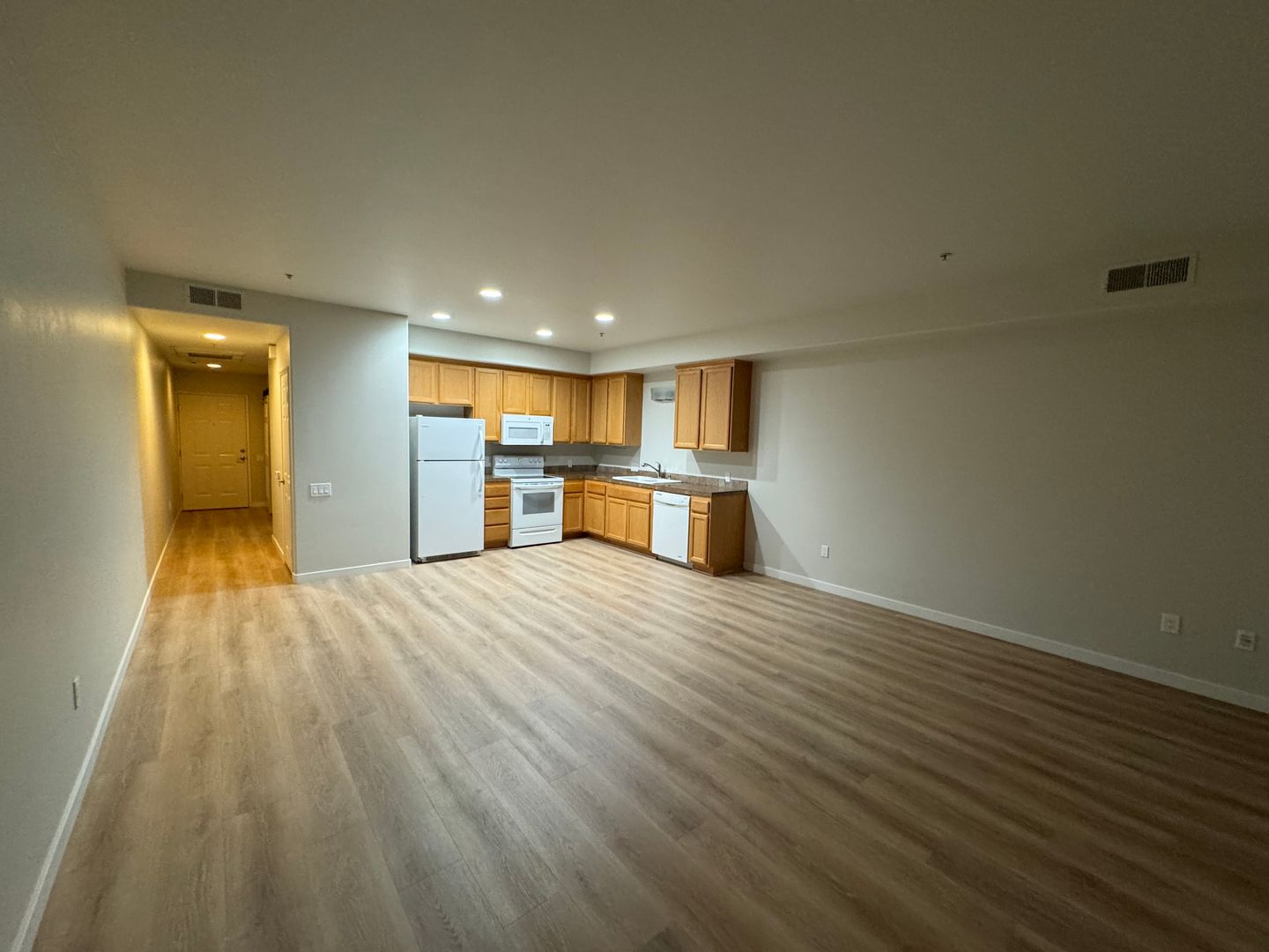 Encinitas Townhome: 121 Rosebay Dr.