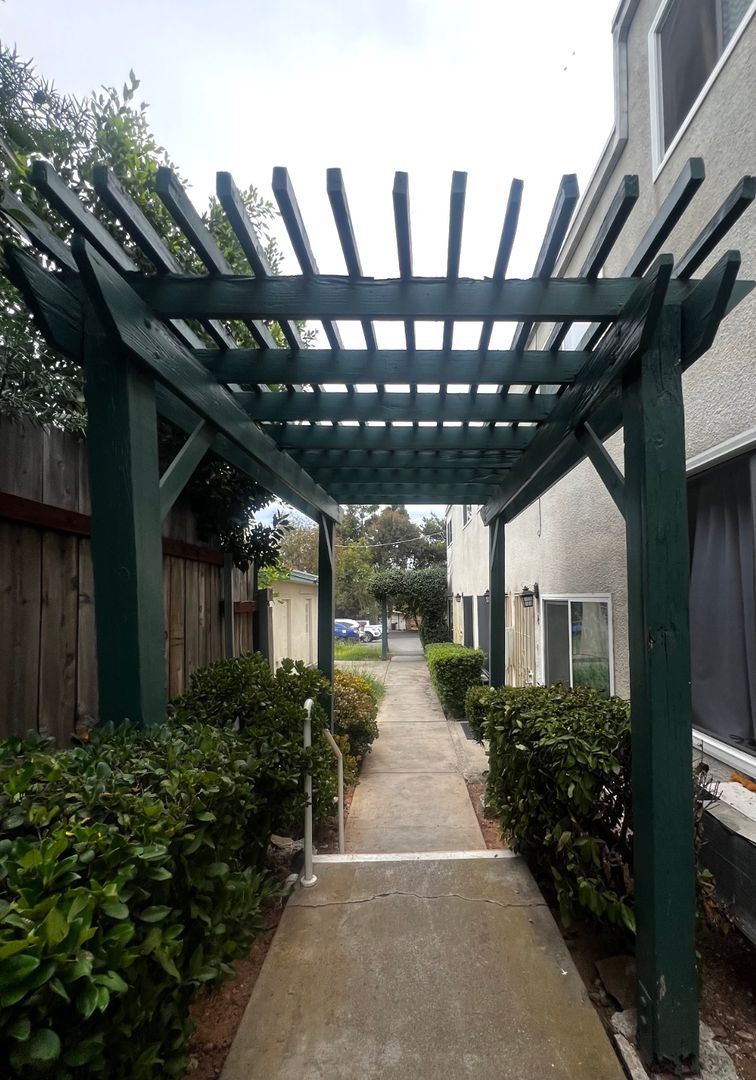 La Mesa Apartment: 7425 Waite Drive