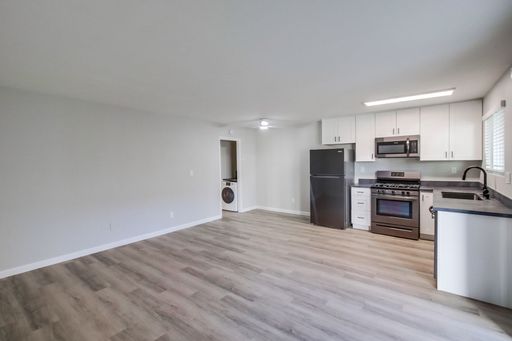 1Bx1B in the heart of University Heights (A/C, washer/ dryer, dishwasher, microwave) – photo 1