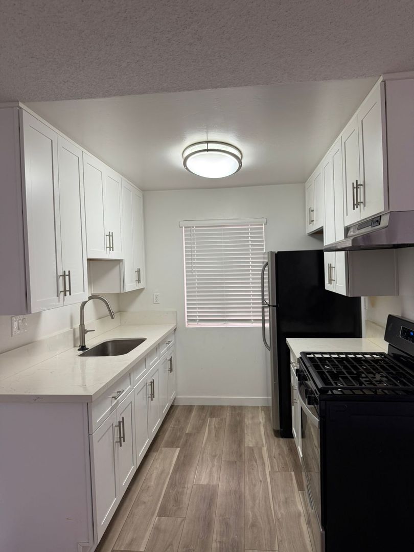 San Diego Apartment: 3829 Marlborough Avenue