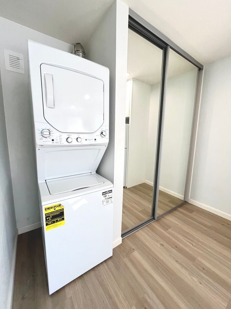 Escondido Apartment: 1064 N Escondido Blvd