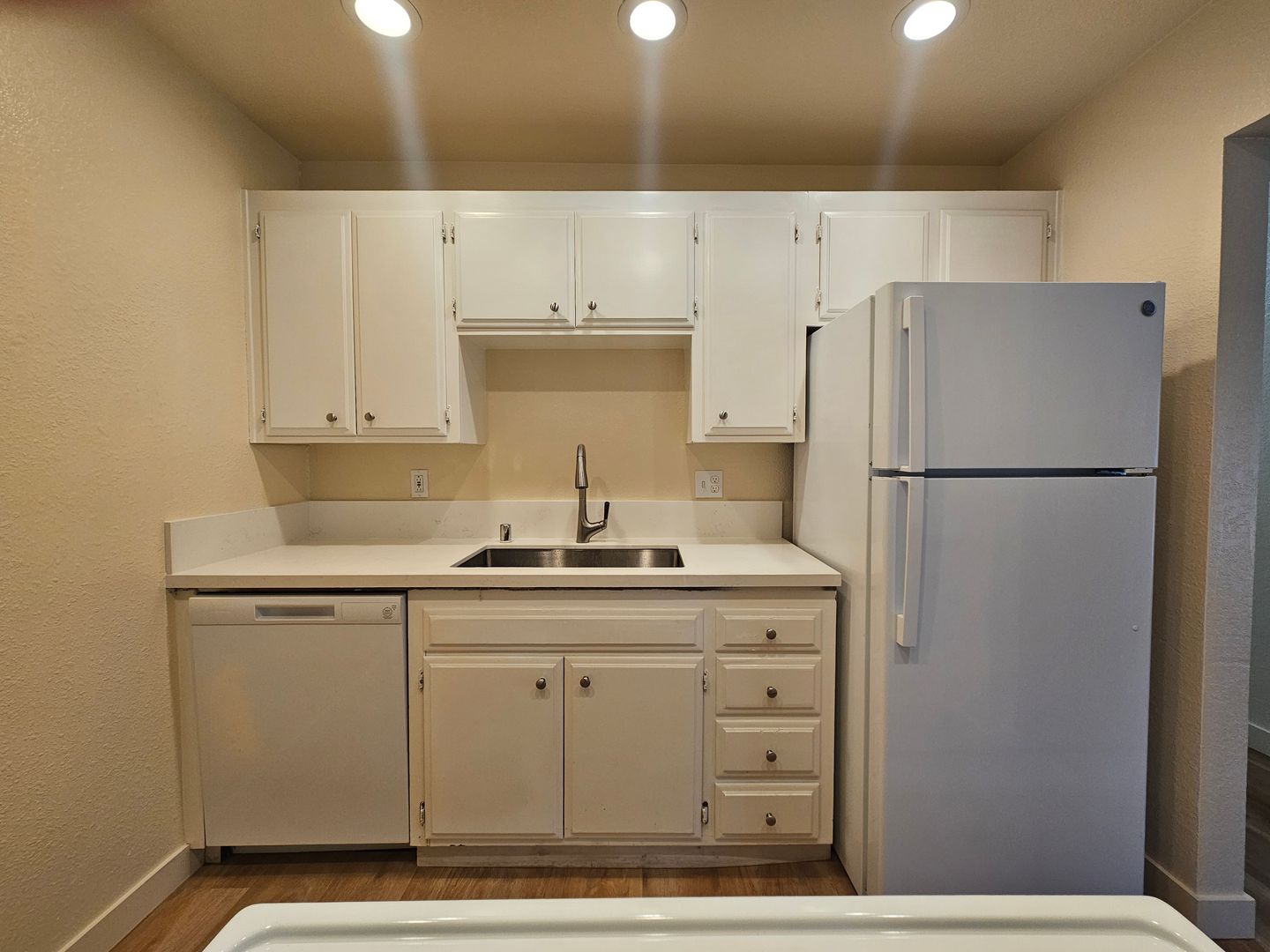 Chula Vista Apartment: 1052 Del Mar Avenue