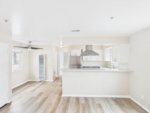 1B/1B Coastal Living in Oceanside – photo 1