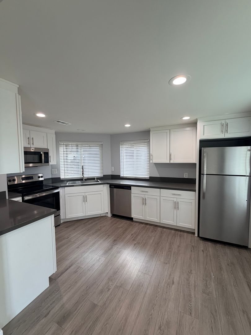 Escondido Apartment: 204 Clark Street