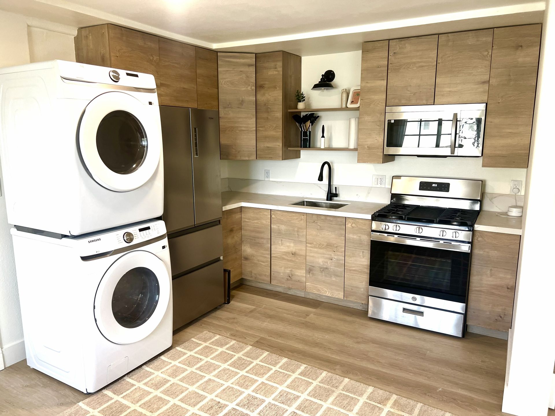 San Diego Apartment: 1485 Froude Street