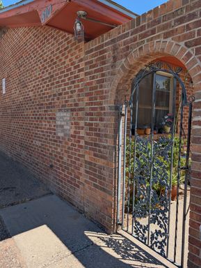 510 Valencia Drive SE - D – photo 1