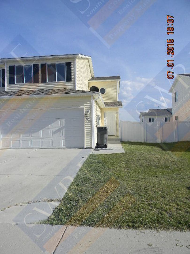 Rock Springs House: 2704 Bastion