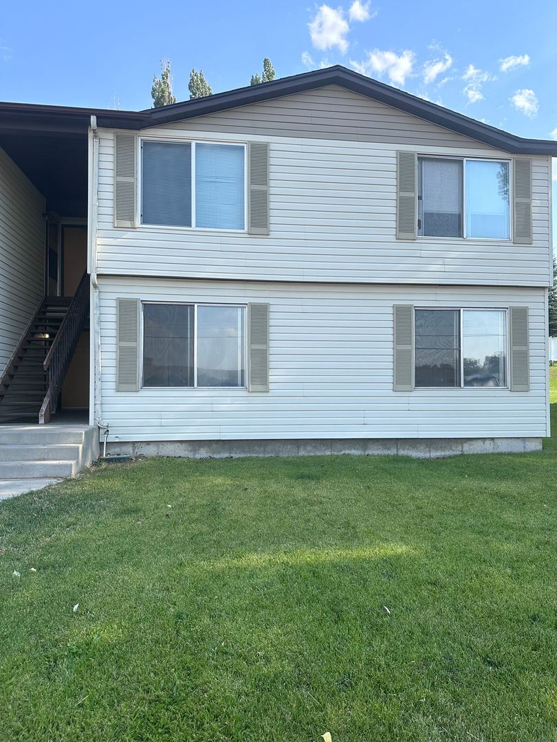 Green River Apartment: 260 Shoshone