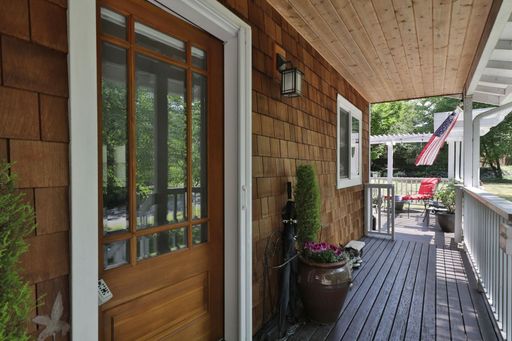 Stunning Fully Furnished Home Available in Useless Bay and Small Dog Friendly!