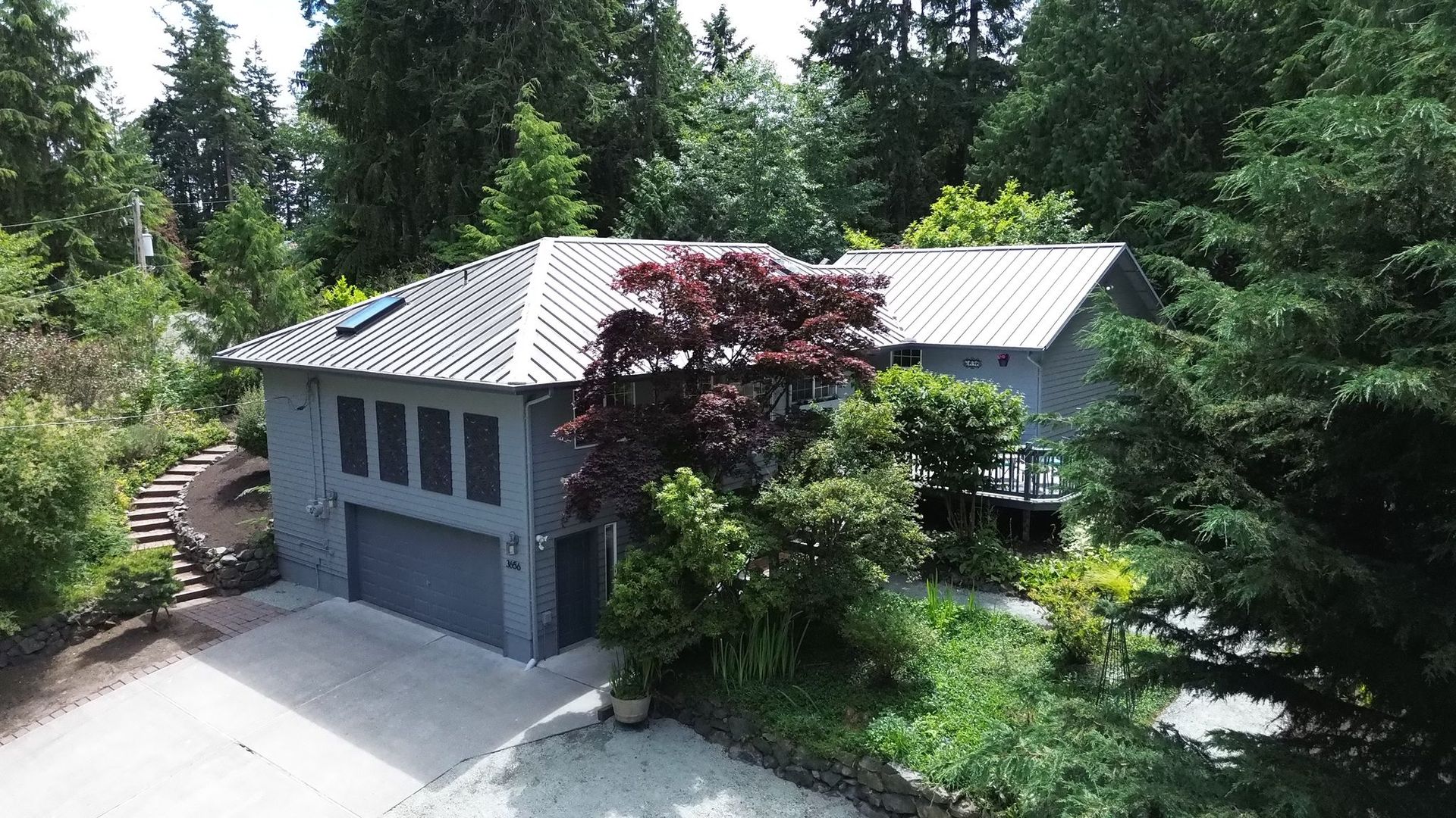 Lovely Clinton Home with Great Light and Pet Friendly! 