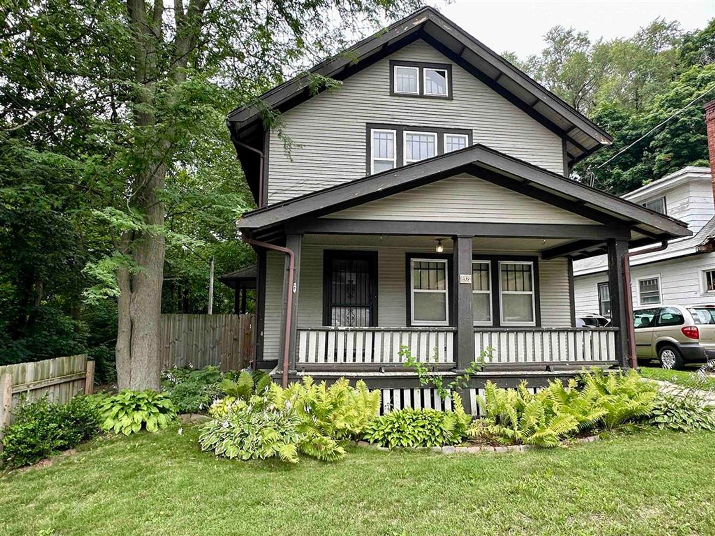 Rockford House: 418 Orchard Park