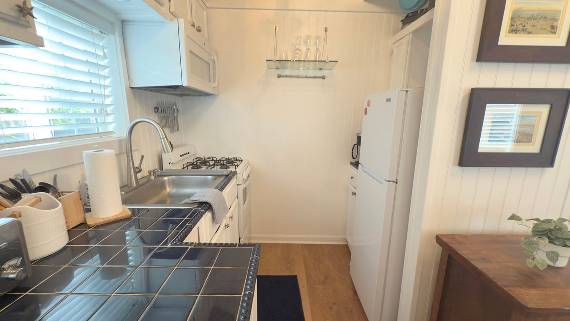 314 4th Ave #5 ~ Moser 25-0919MOS 7 of 12