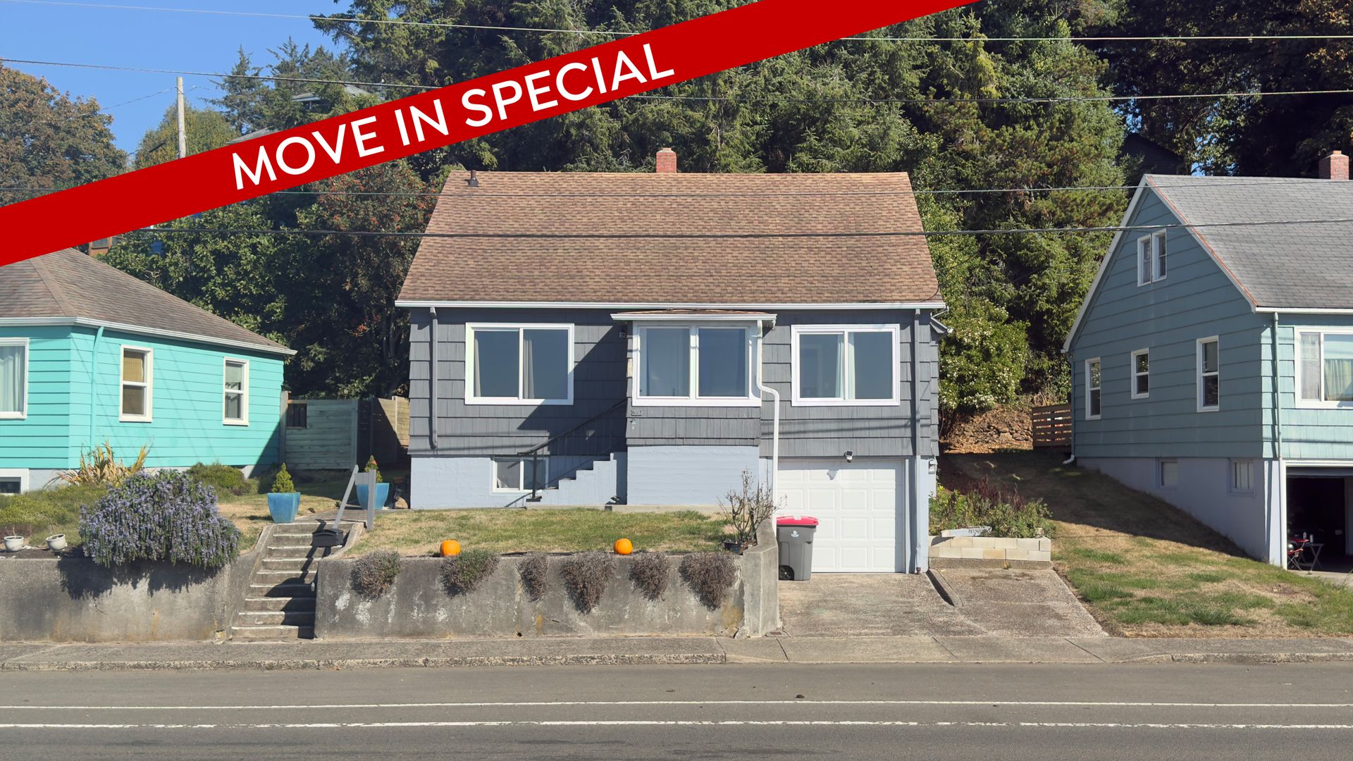 Astoria House: 627 W Marine Dr