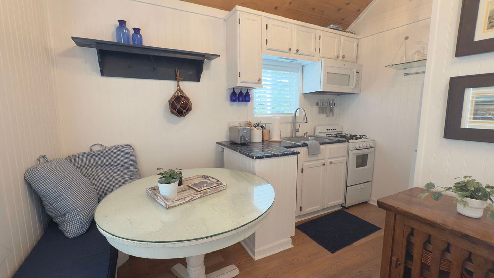 314 4th Ave #5 ~ Moser 25-0919MOS 4 of 12