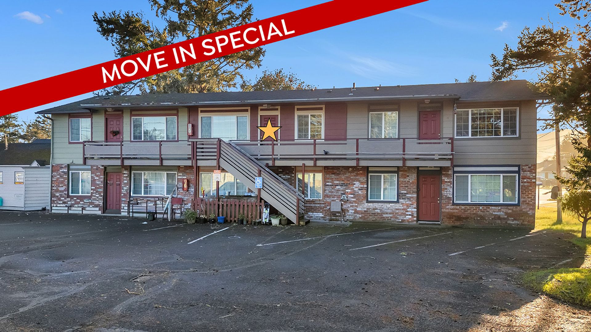 Seaside Apartment: 2125 S. Edgewood St