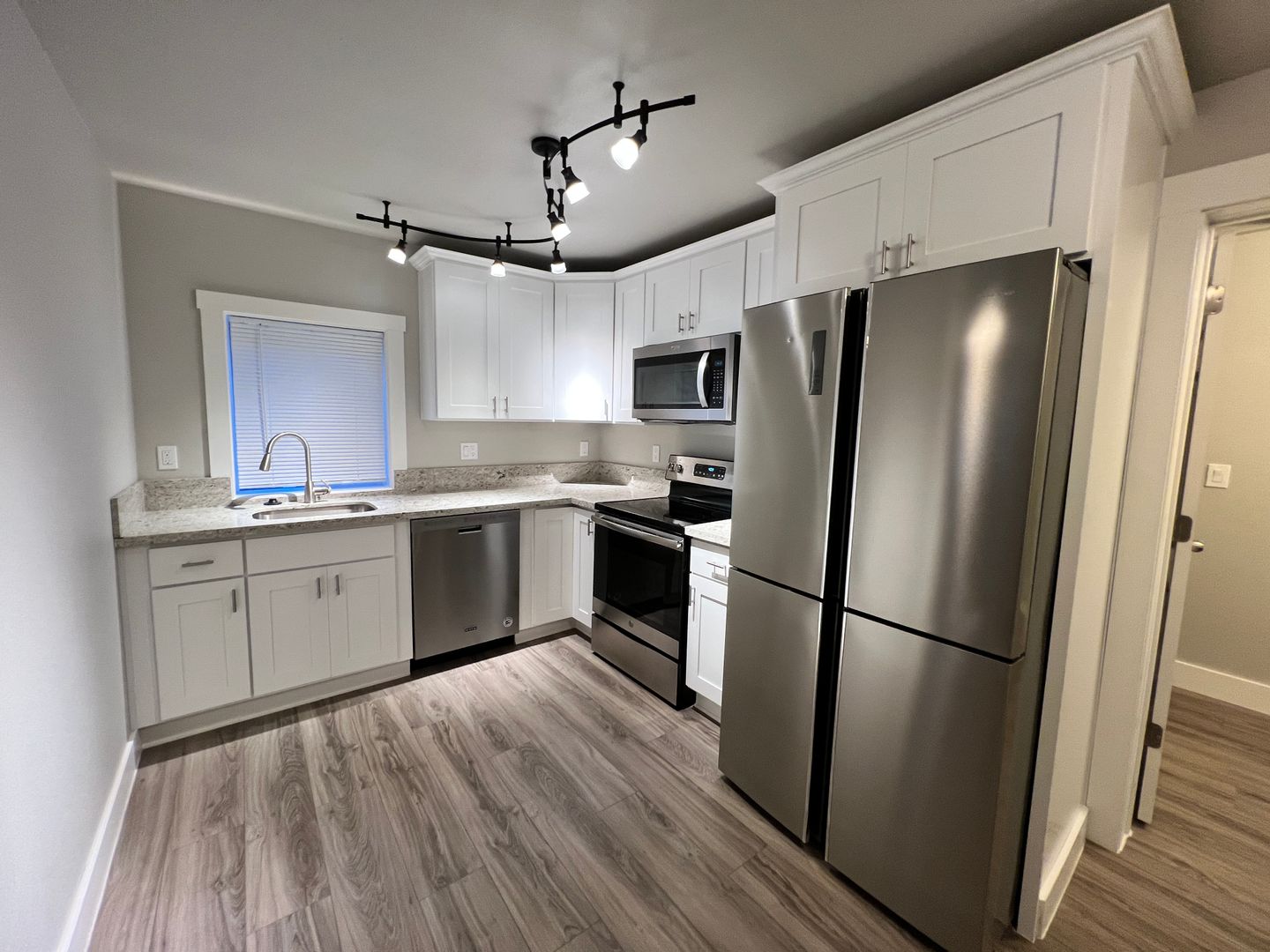 Astoria Apartment: 641 Commercial