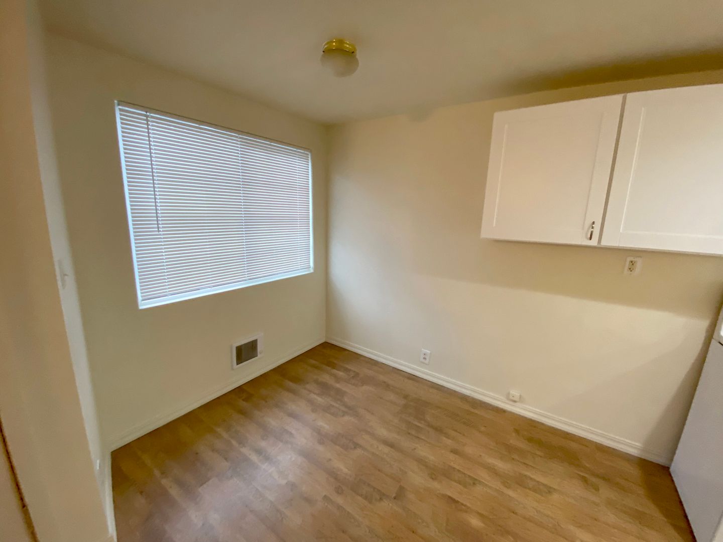 Seaside Apartment: 719 Ave S