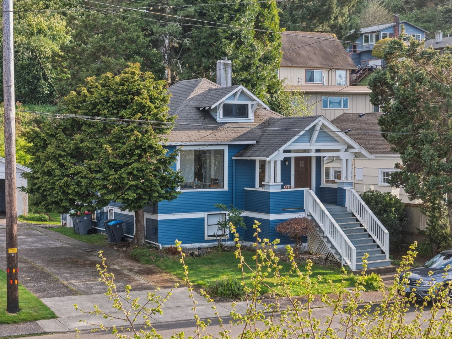 Astoria Apartment: 1939 Irving Ave