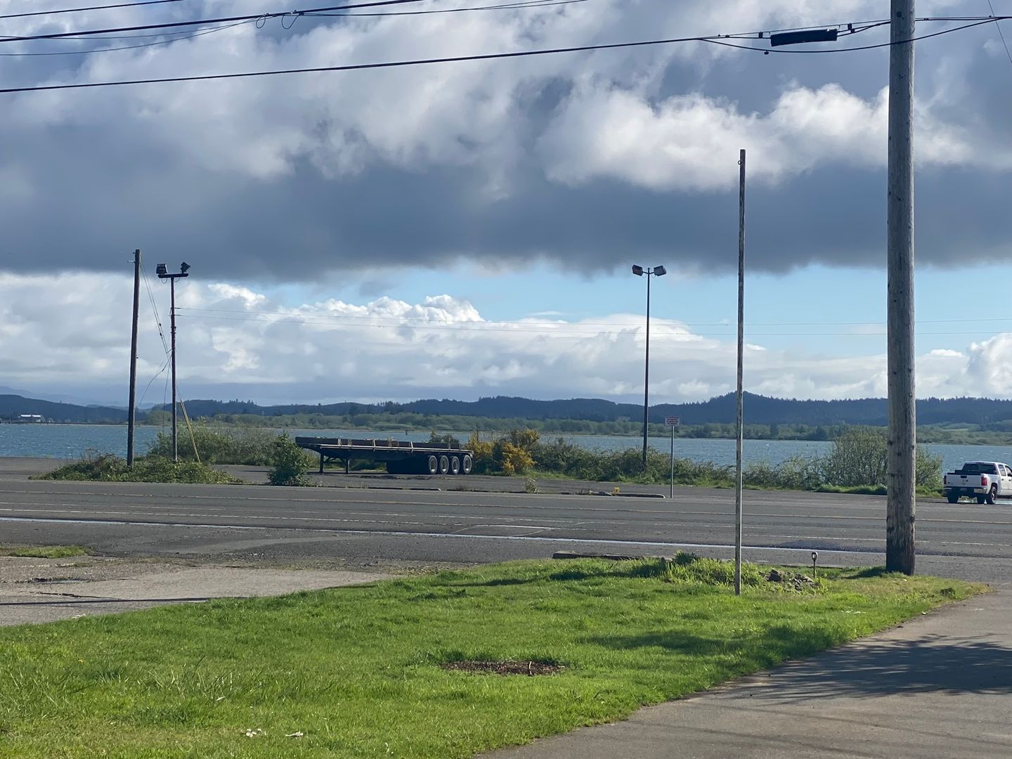 Astoria Apartment: 669 W. Marine Drive