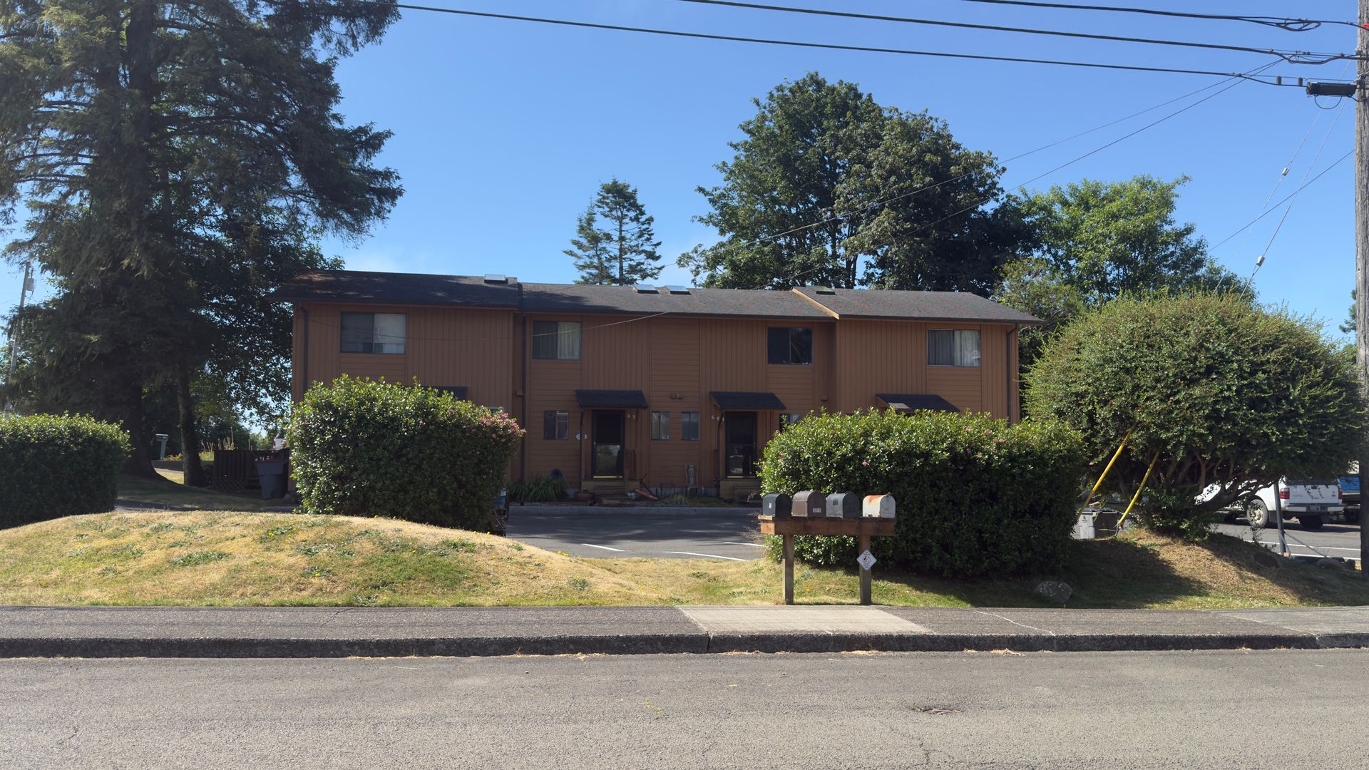 Astoria Apartment: 551, 561, 571, & 581 Nehalem