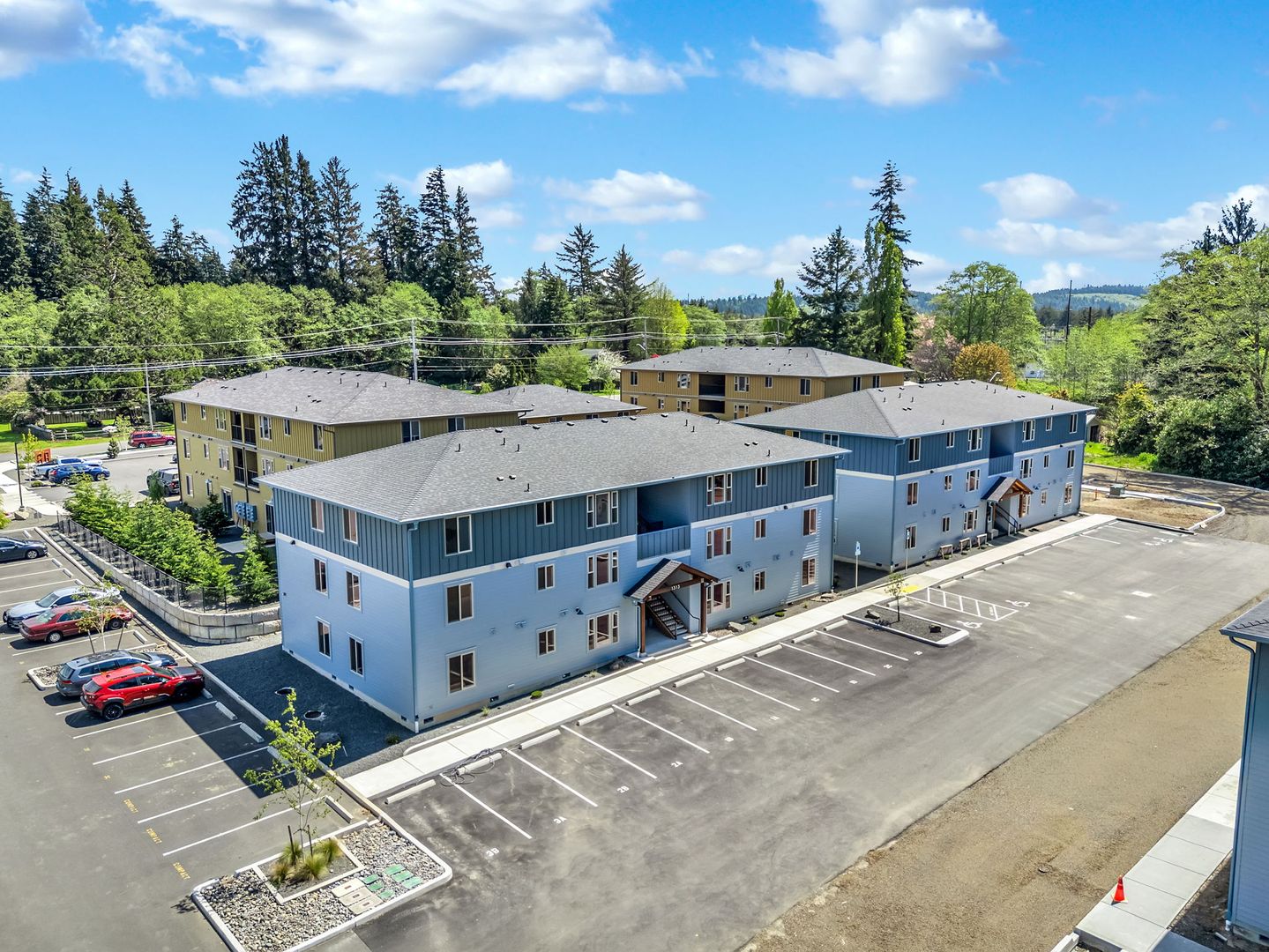 Warrenton Apartment: 1313, 1315, 1317 SE Jetty Ave