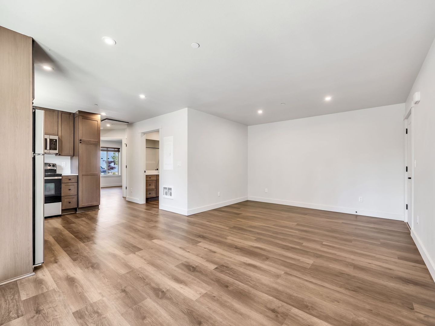 Jetty Stone Apartments ~ Jetty Stone LLC 26-04266 JSL 5 of 12