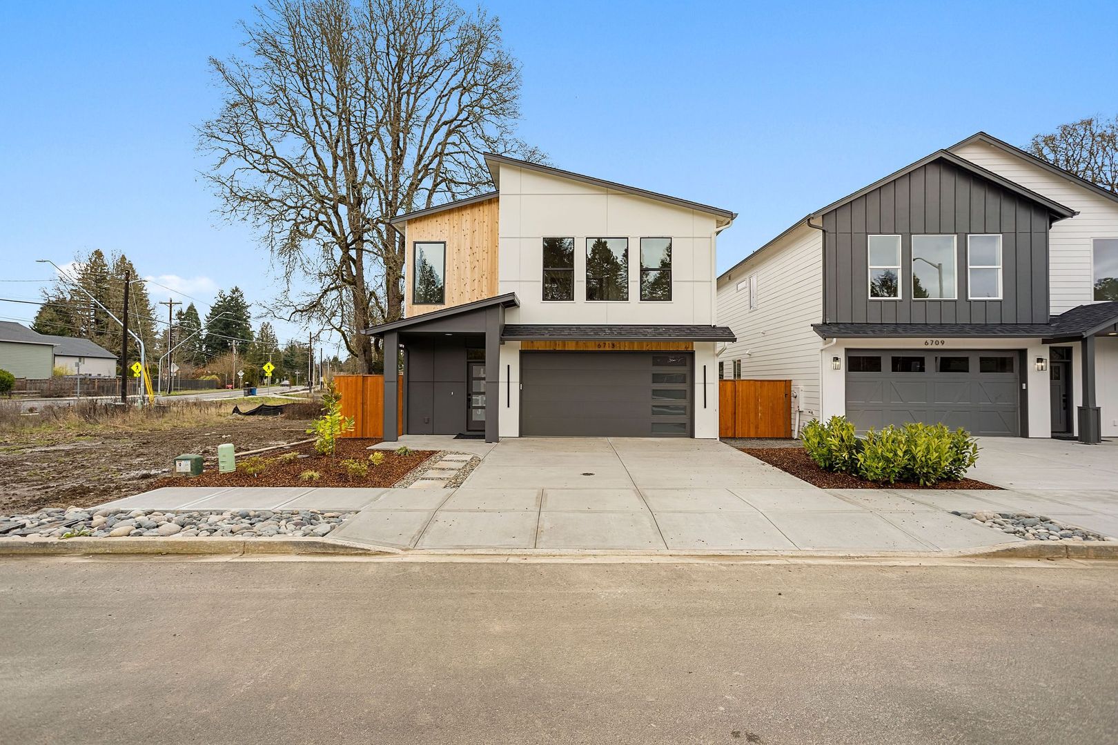 Vancouver House: 6713 NE 27th Place