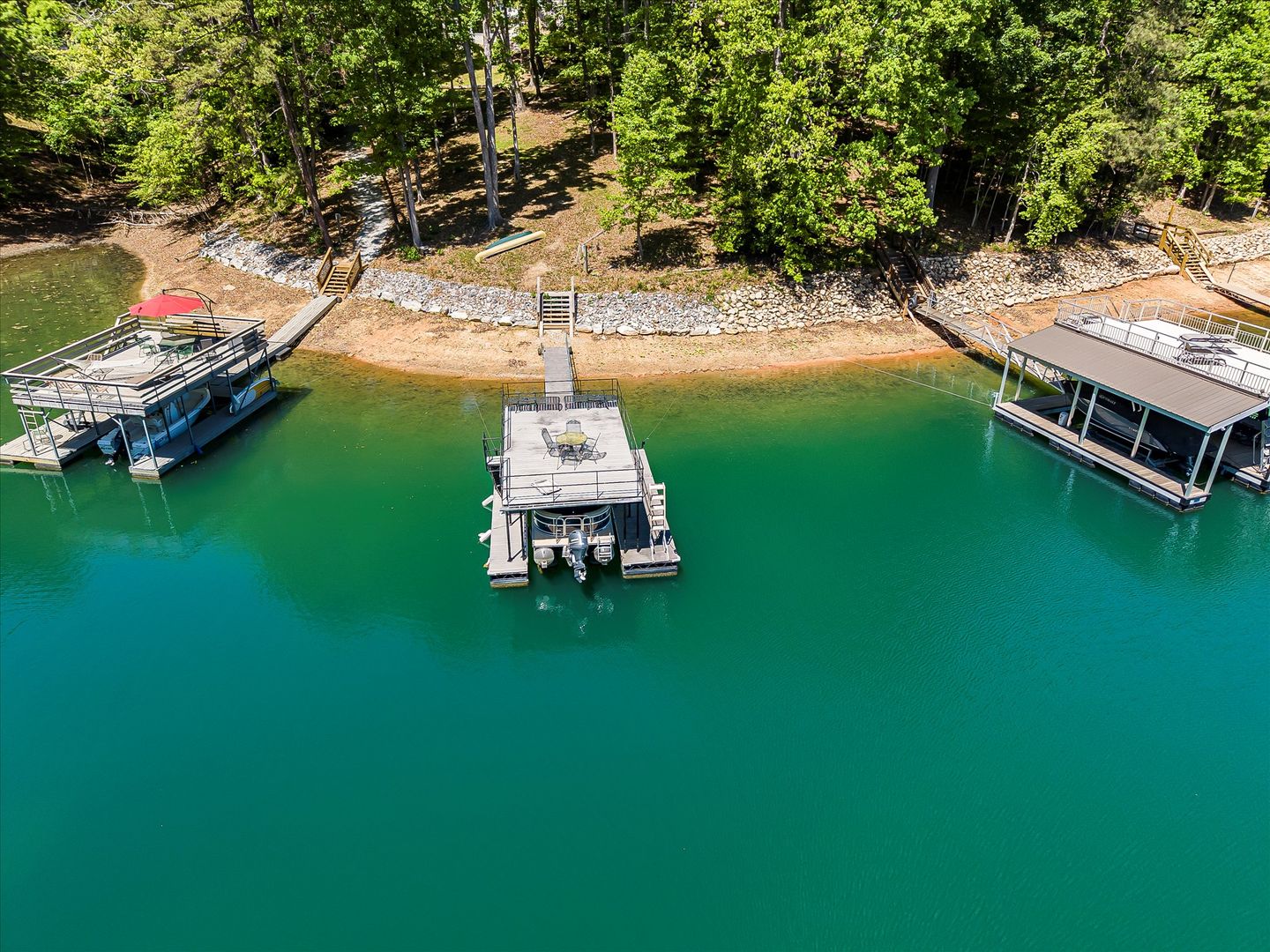 Buford House: 6265 Lakeview Dr