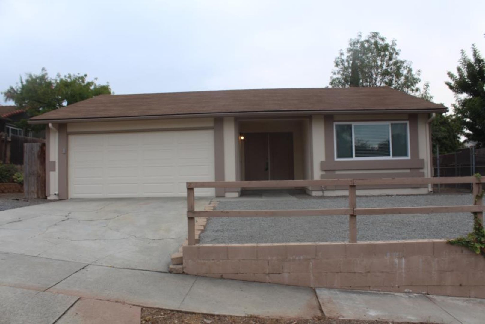 Vista House: 331 Rebecca Avenue