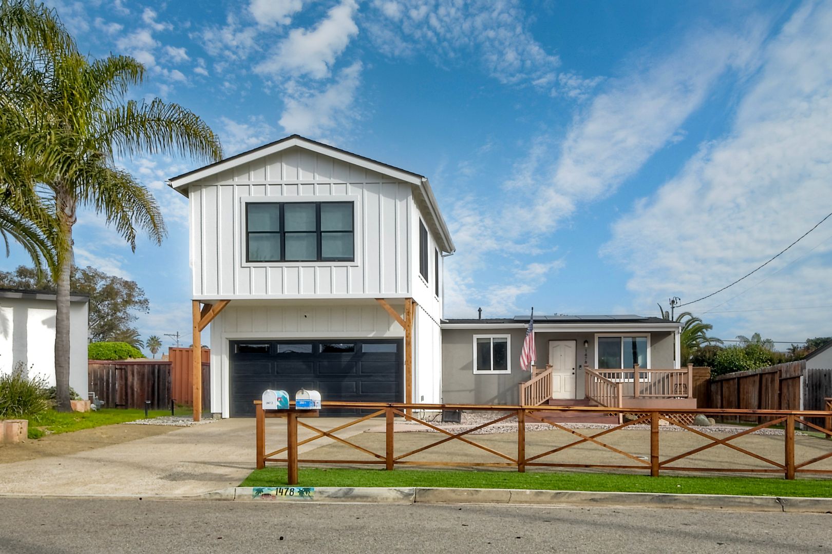Oceanside House: 1478 Moreno Street