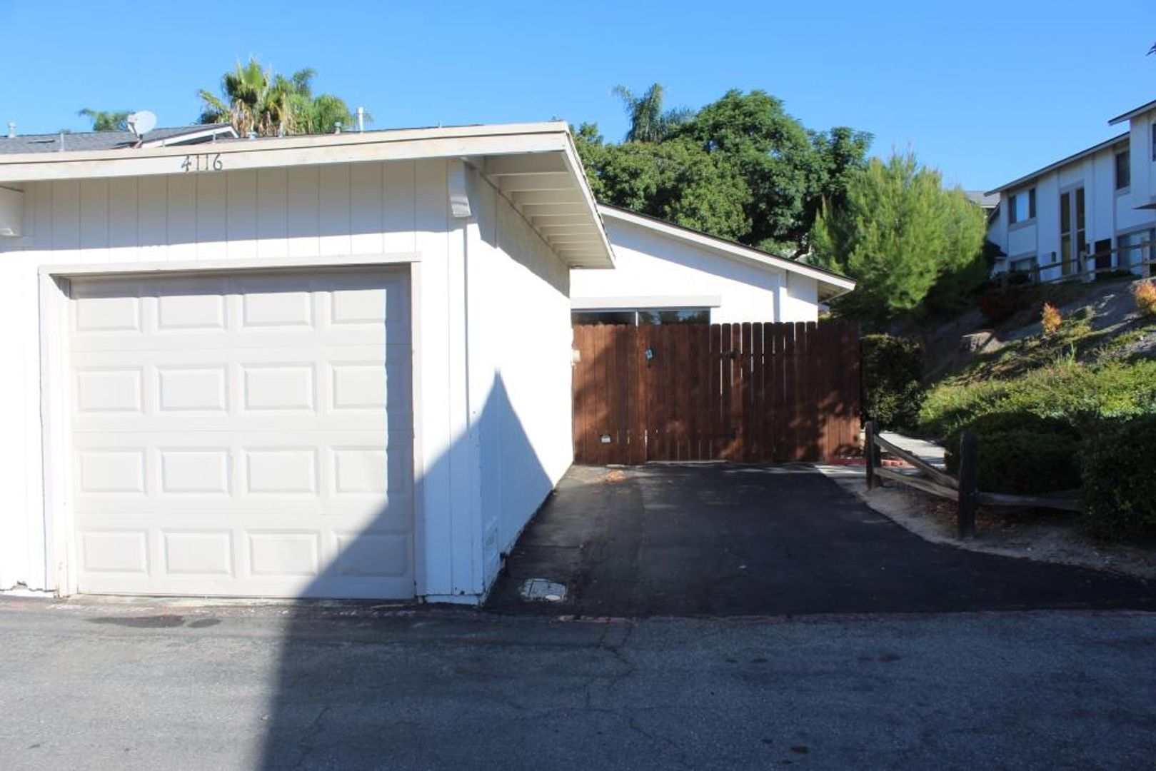 Oceanside House: 4116 Beacon Place