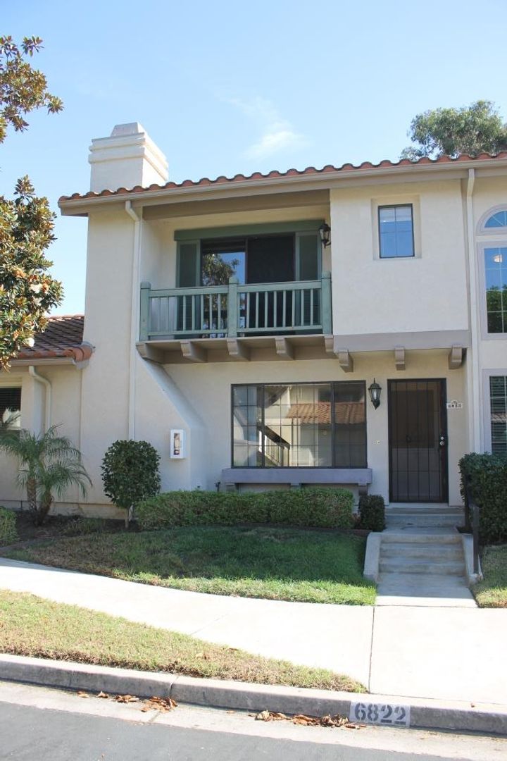 Carlsbad Townhome: 6822 Briarwood Drive