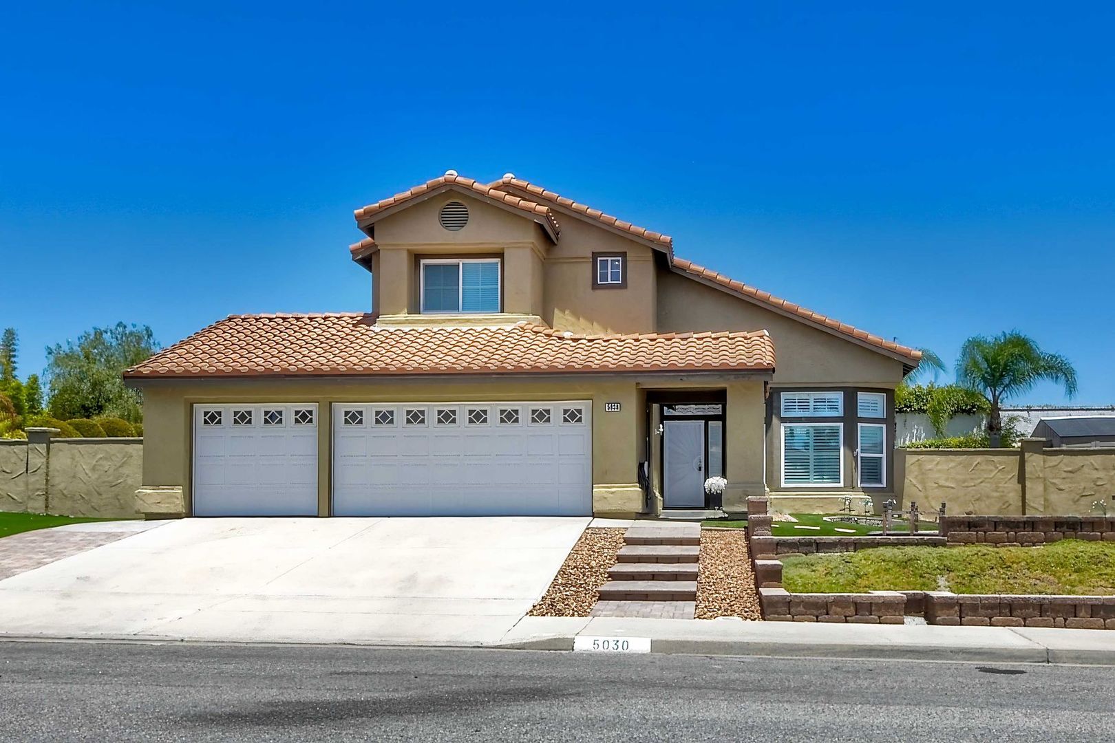 Oceanside House: 5030 Caspian Drive