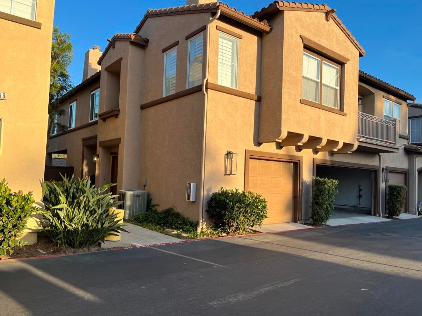 Oceanside House: 4494 Brisbane Way #5