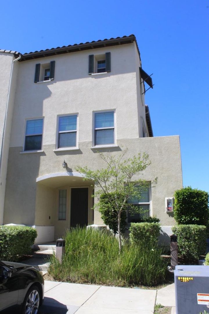 San Marcos Townhome: 316 Bishop Drive