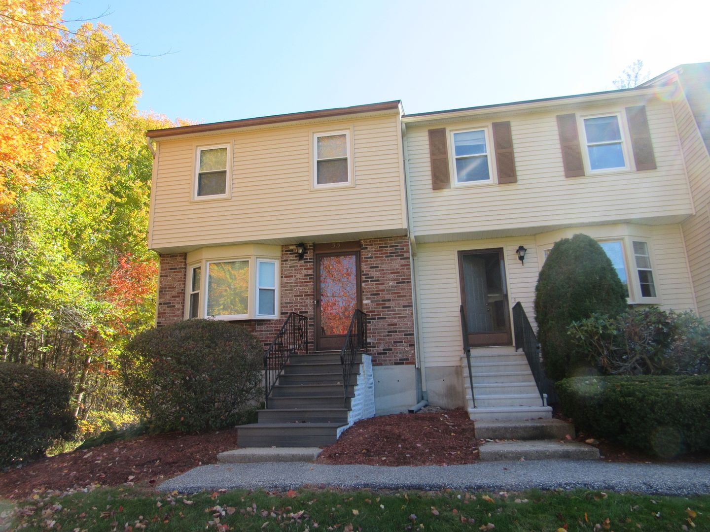 Gorgeous Derry Townhouse for Rent- Stongate Condominiums