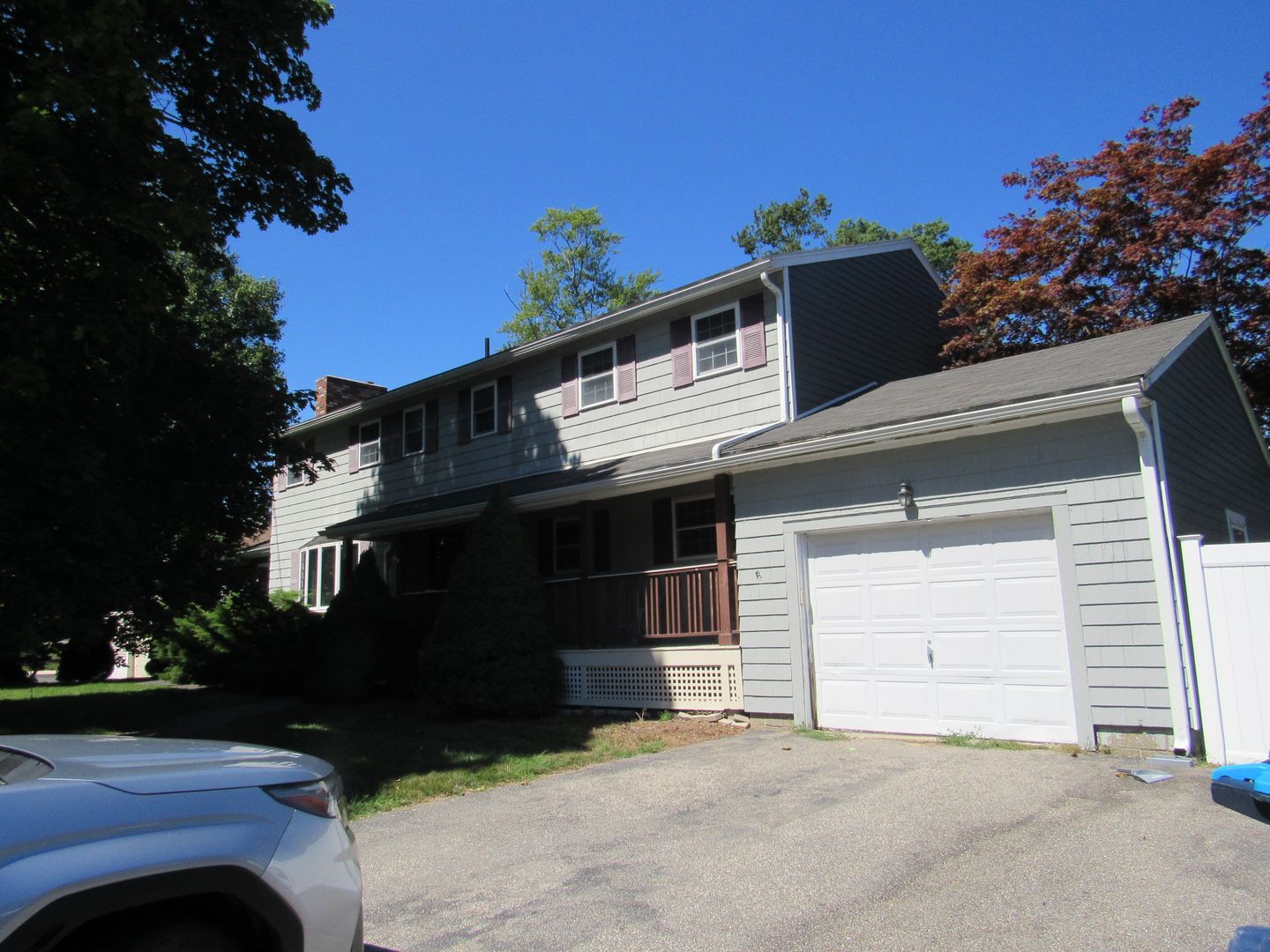 Salem House: 13 Veronica Ave