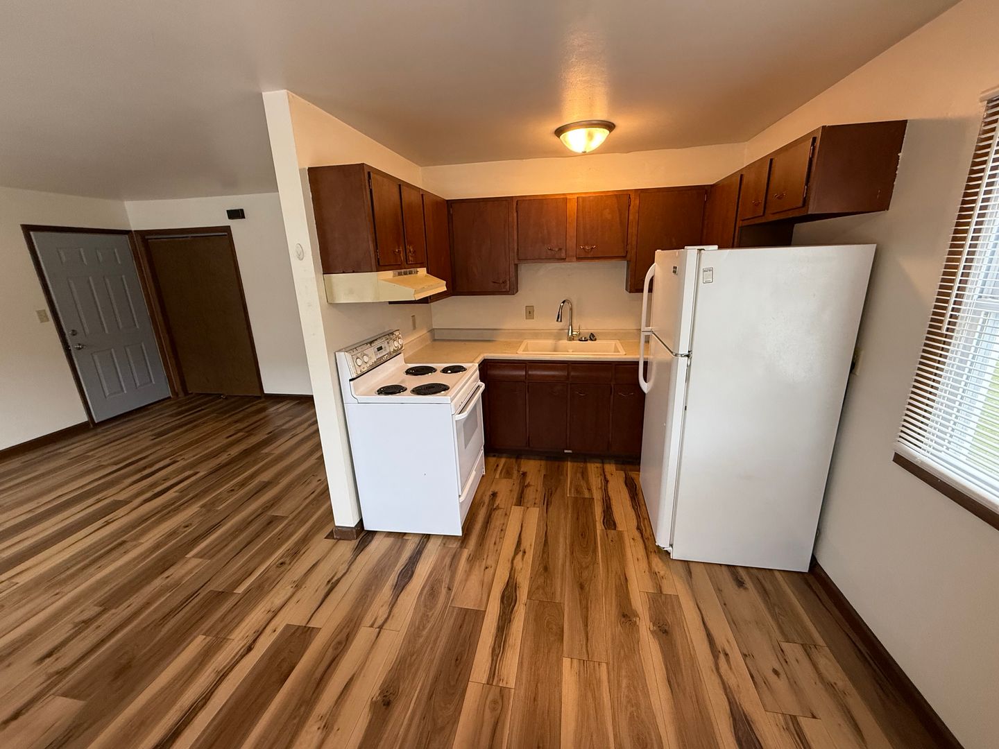 Green Bay Apartment: 2005 Eastman Avenue