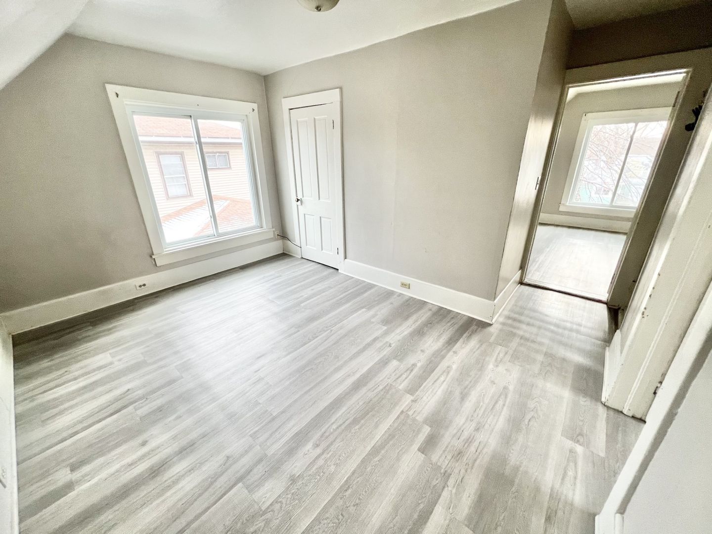 Appleton Apartment: 908 W. Bell Avenue