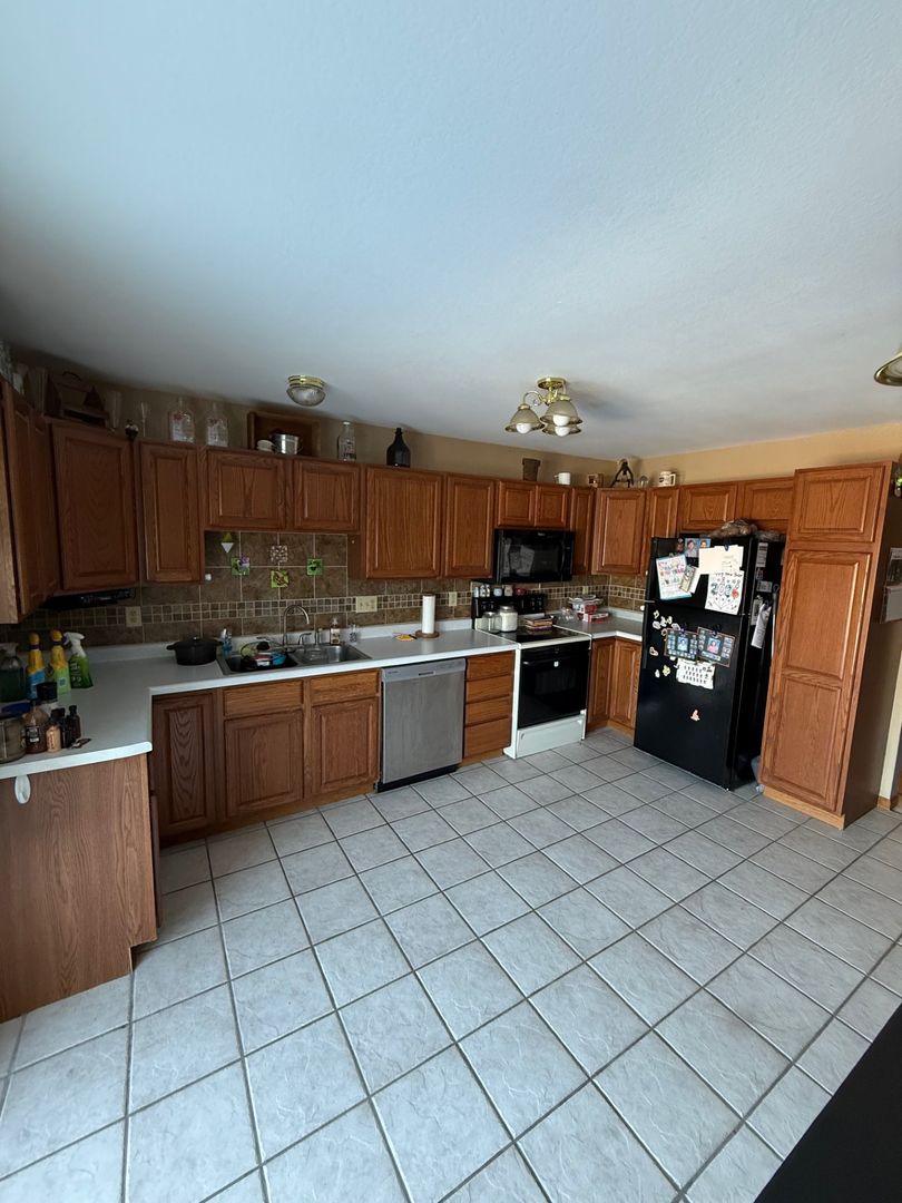 Omro Apartment: 1611 Lincoln Avenue