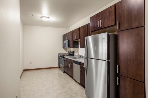 2 Bedroom, 1 Bathroom 3rd Floor Apartment - Fond Du Lac, WI – photo 1