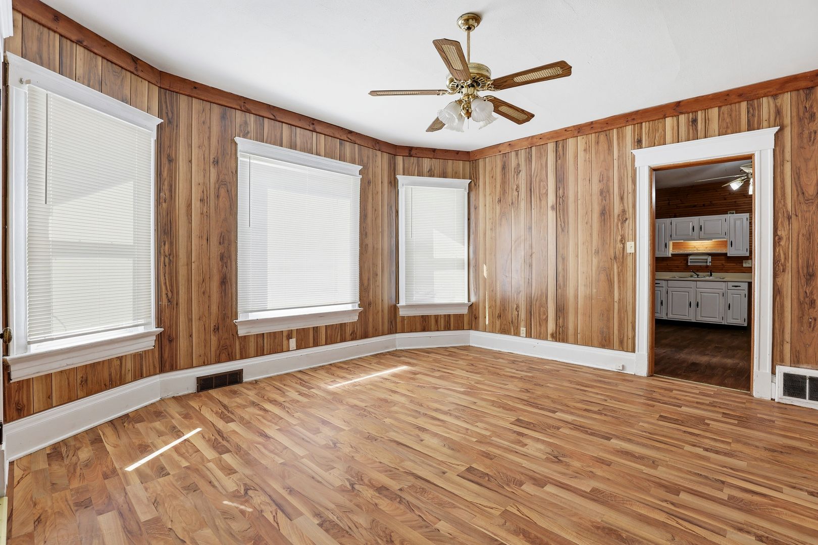 Manitowoc Apartment: 1028 S. 14th Street