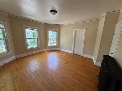 4 Bedroom, 1 Bathroom Upper Duplex - Fond Du Lac, WI – photo 1