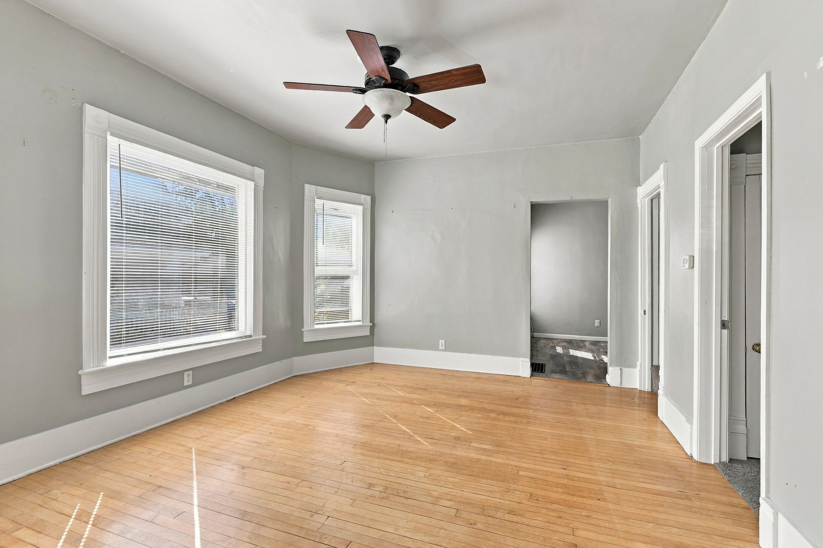 Oshkosh House: 333 Saratoga Avenue