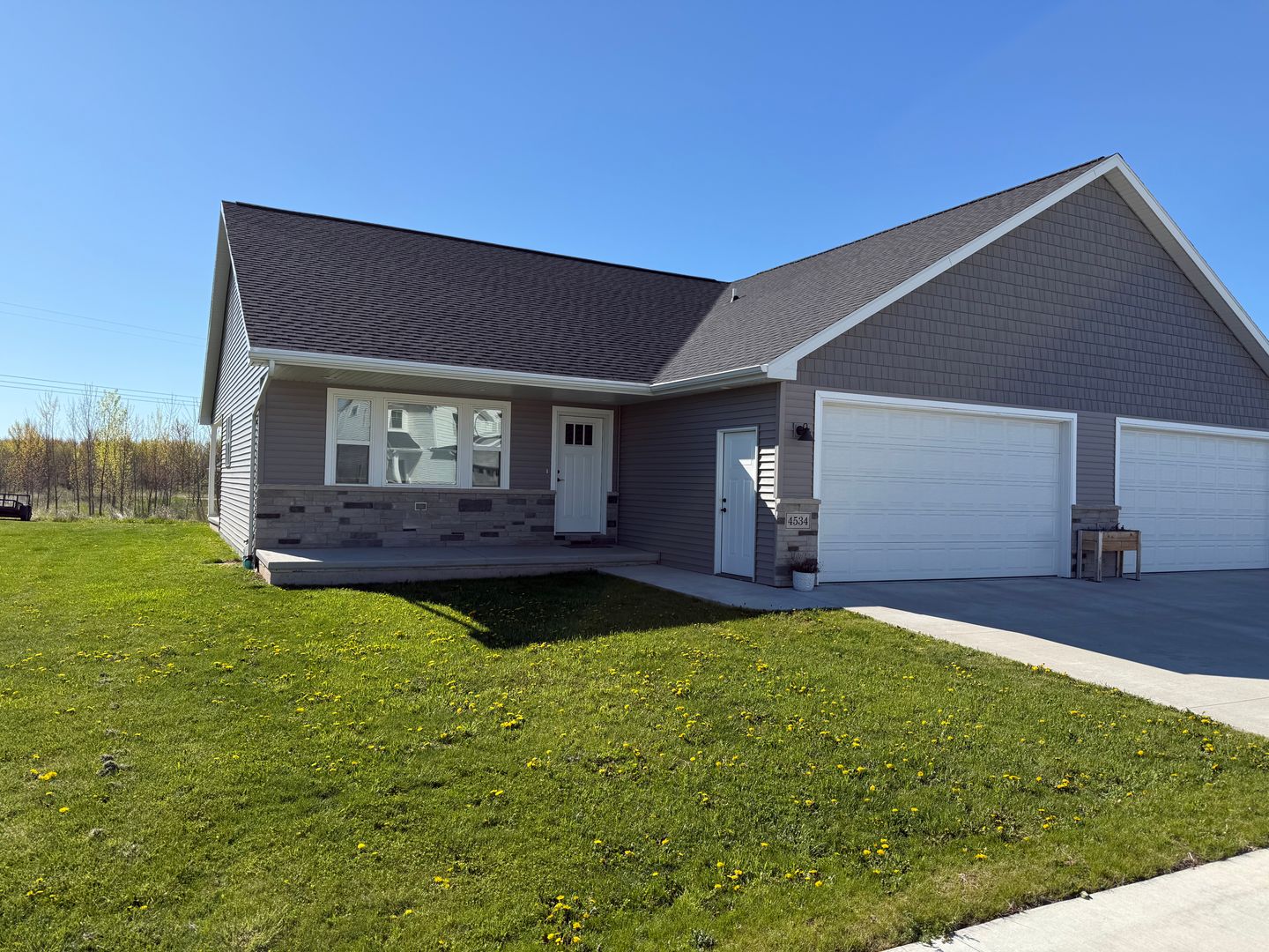 Appleton Apartment: 4534 Cherryvale Avenue