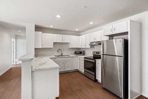 Legacy Park Apartments - Upper Unit Type 3 – photo 1