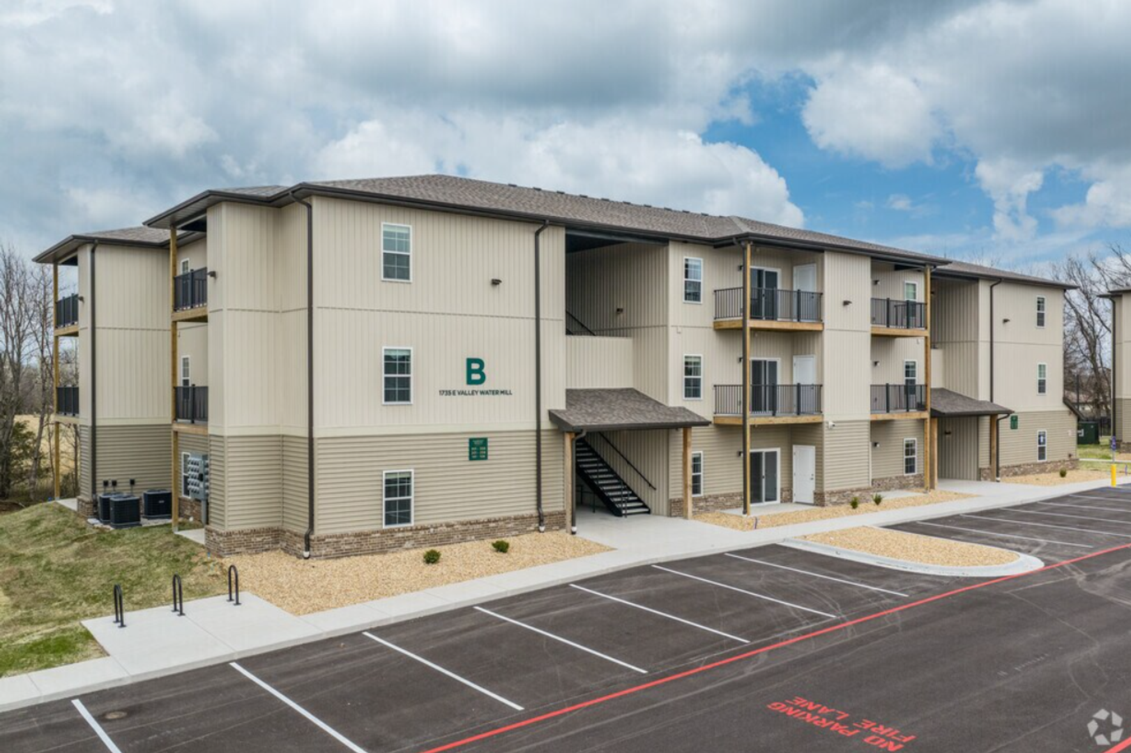 Springfield Apartment: 1735 E Valley Water Mill Rd