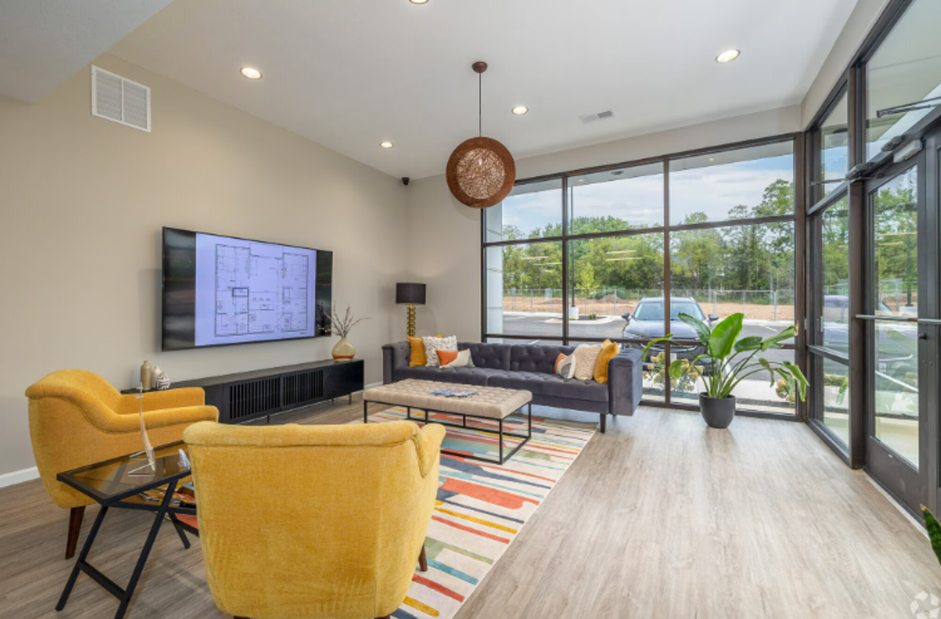 Ozark Apartment: 2349 N 20th St