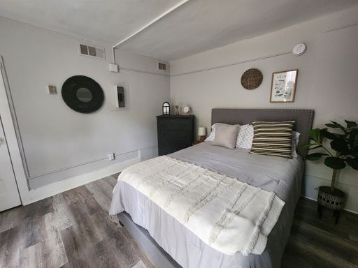 Furnished Apartments Rentals in Midtown Columbus 1 Bedroom 1 Bath All utilities included – photo 1
