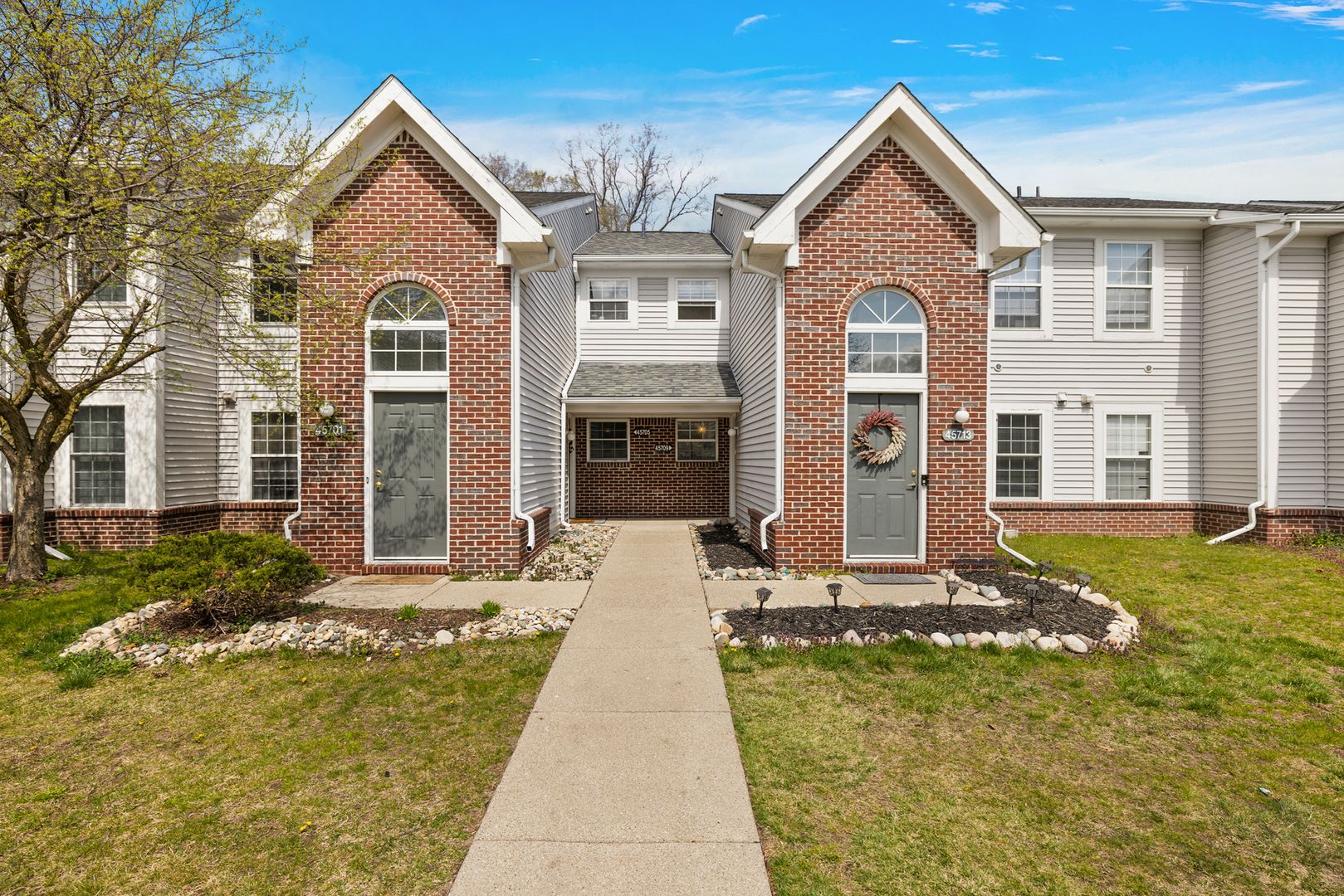 Shelby Township Apartment: 45425 Whispering Lakes Blvd